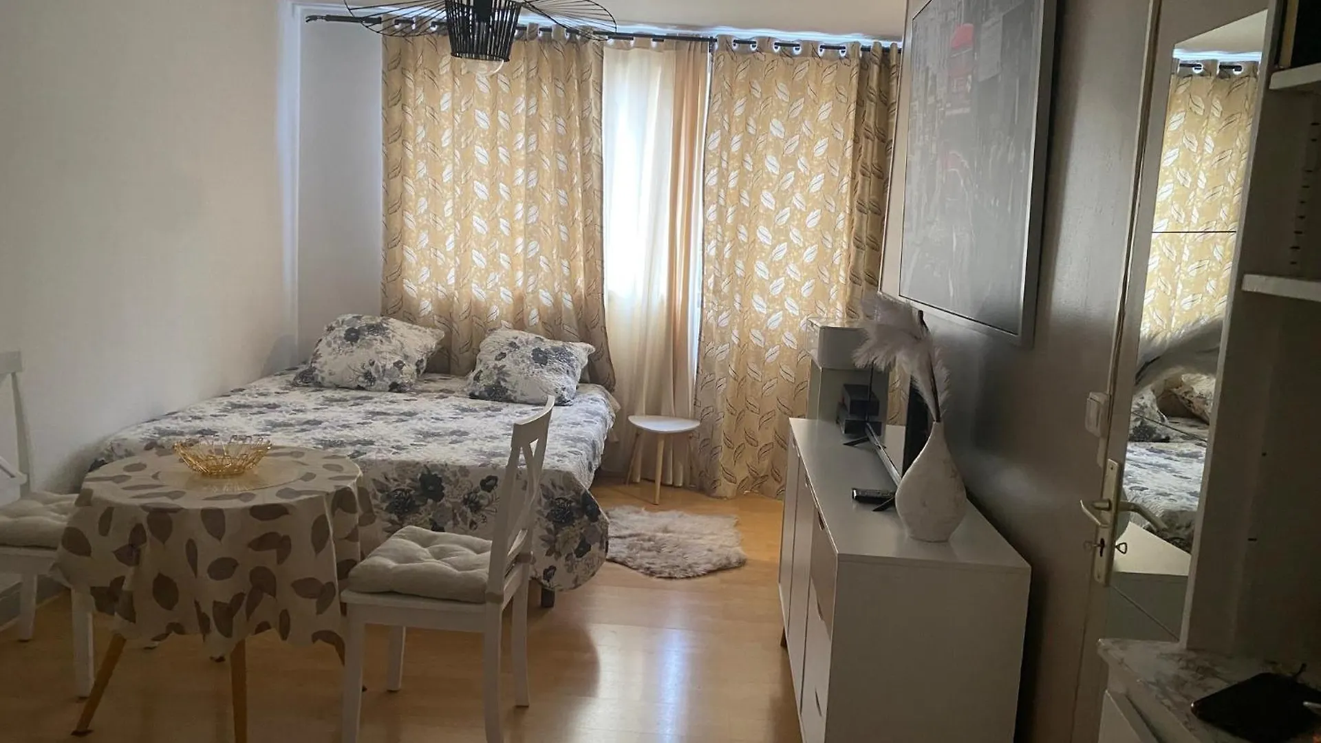 Cosy Studio Paris Wagram